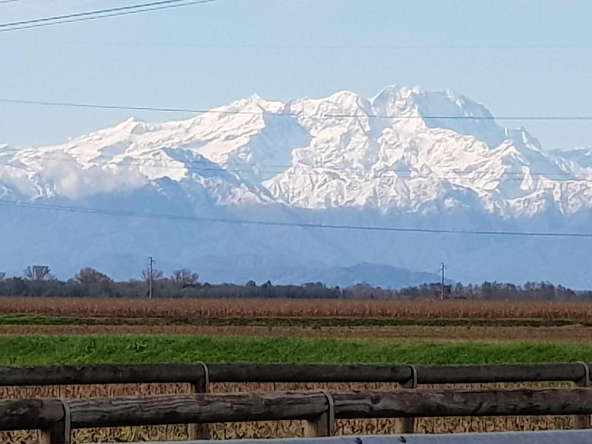 Az.Agr.Cascina Moretta Momo Exteriér fotografie