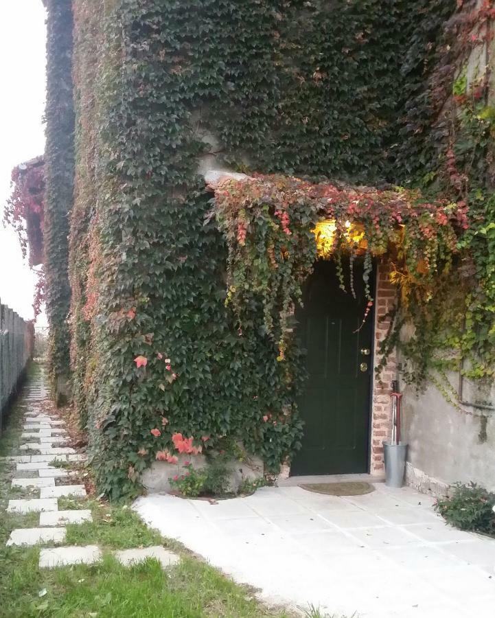 Az.Agr.Cascina Moretta Momo Exteriér fotografie