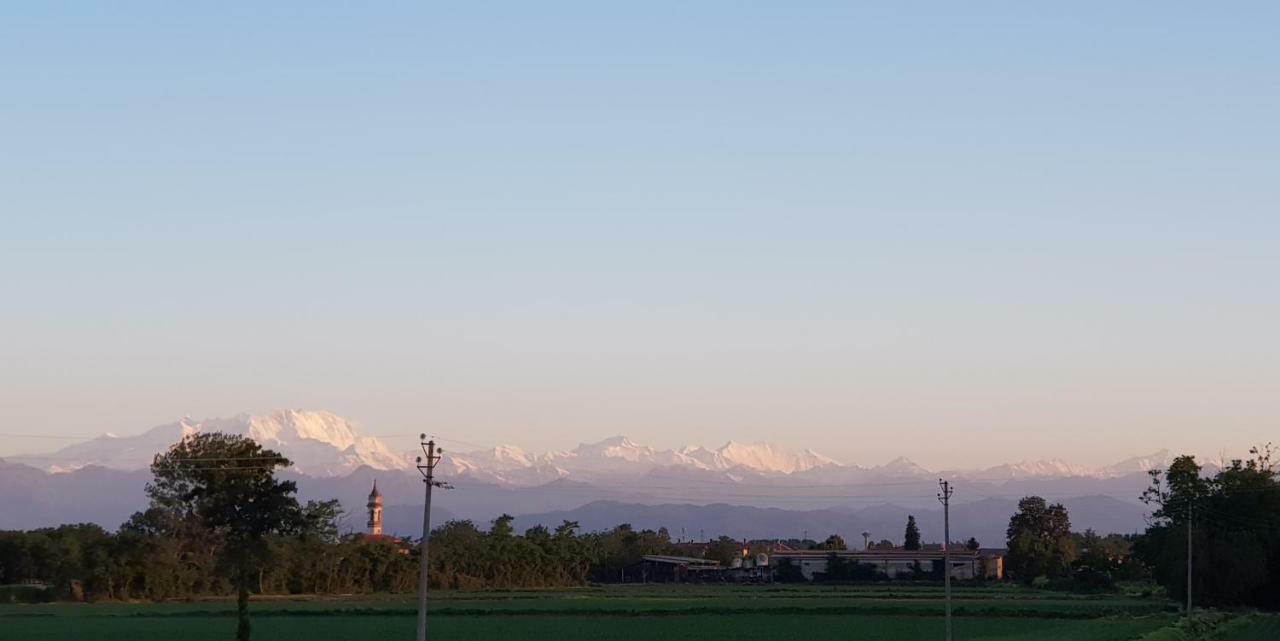 Az.Agr.Cascina Moretta Momo Exteriér fotografie